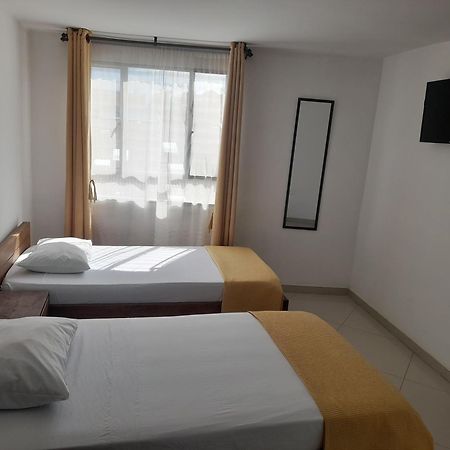 Hotel La Rueda Sr باربوزا المظهر الخارجي الصورة
