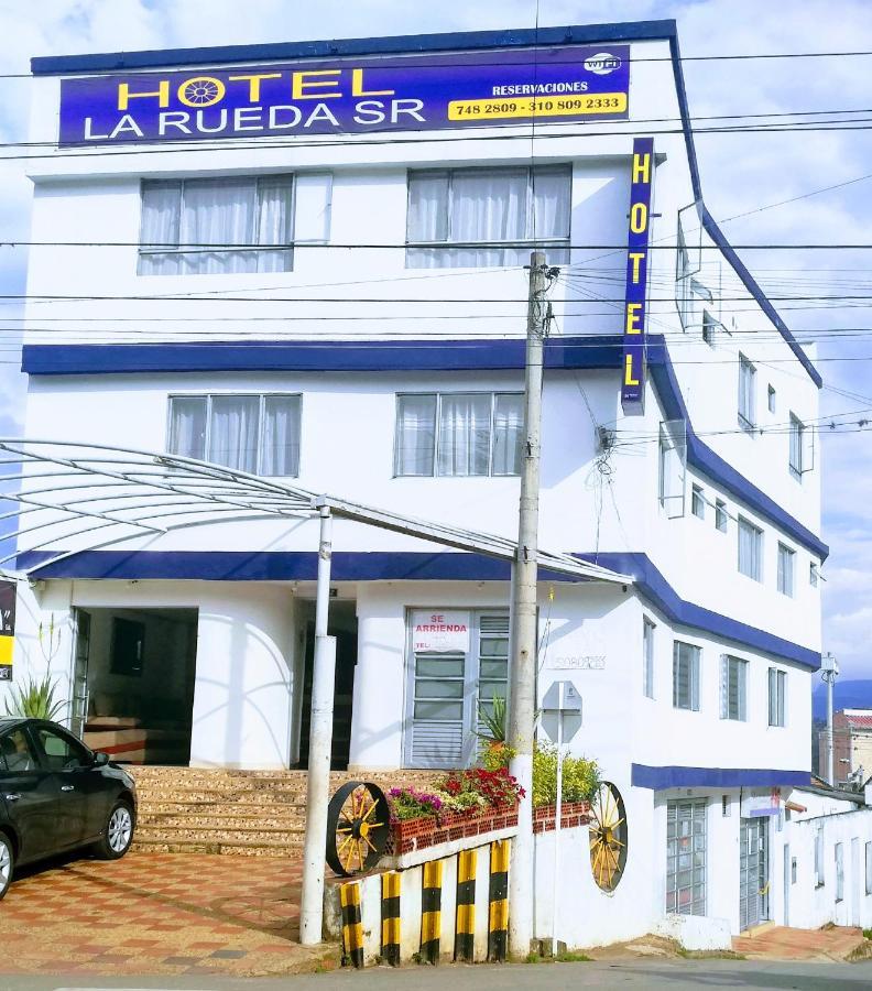 Hotel La Rueda Sr باربوزا المظهر الخارجي الصورة