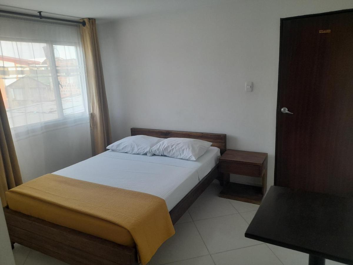 Hotel La Rueda Sr باربوزا المظهر الخارجي الصورة