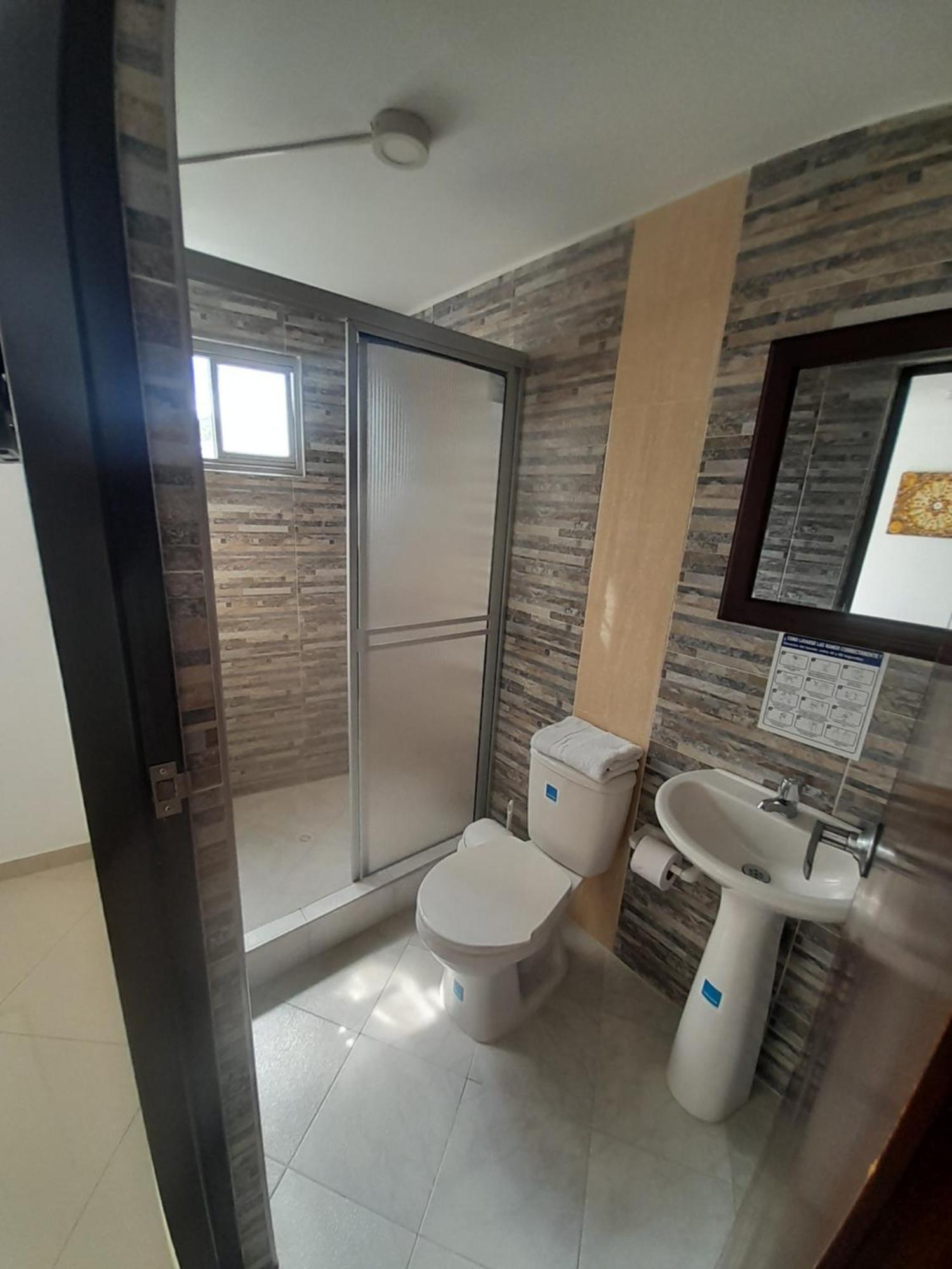 Hotel La Rueda Sr باربوزا المظهر الخارجي الصورة