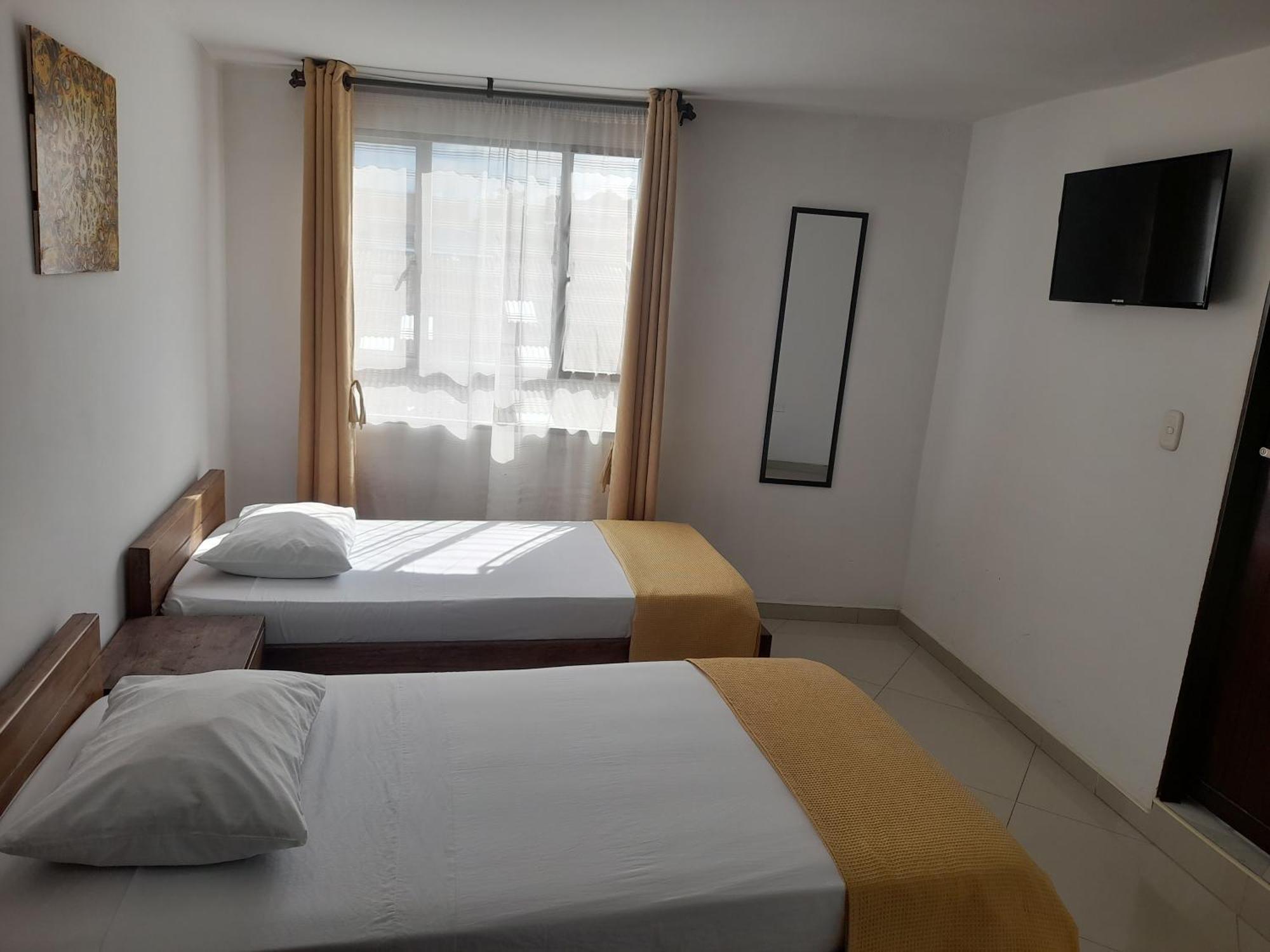 Hotel La Rueda Sr باربوزا المظهر الخارجي الصورة