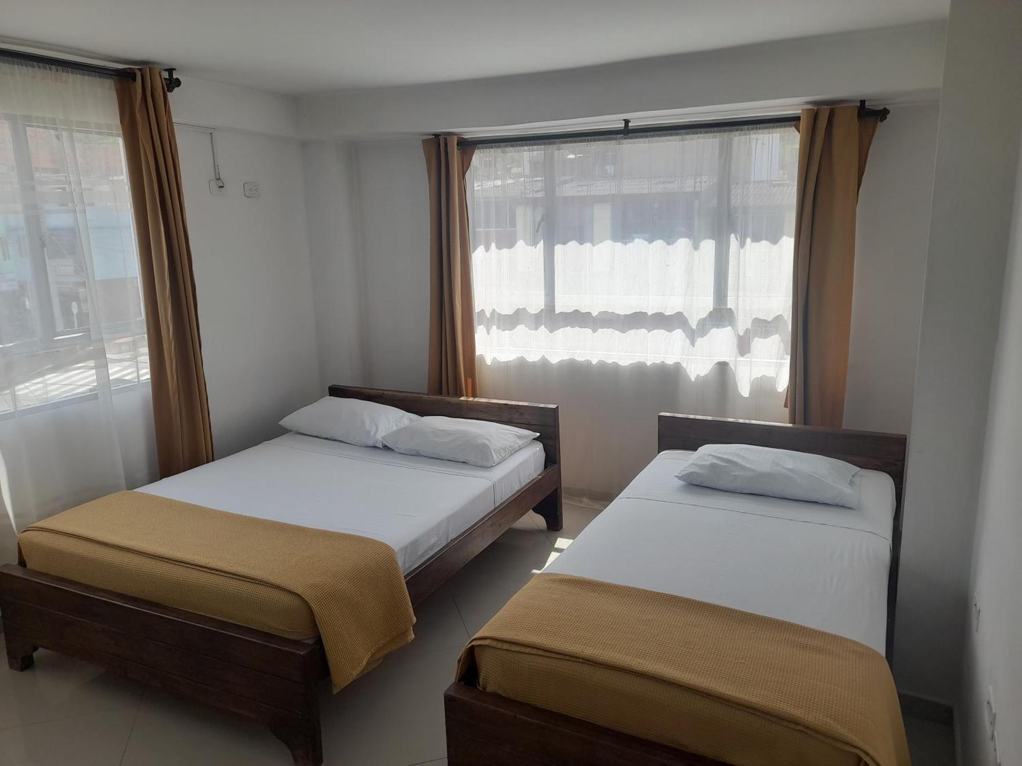 Hotel La Rueda Sr باربوزا المظهر الخارجي الصورة